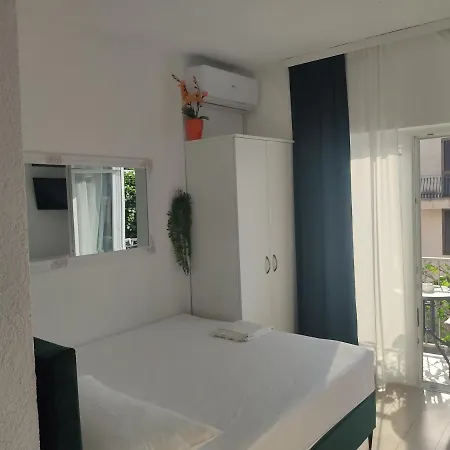 Studio Apartman Turanj